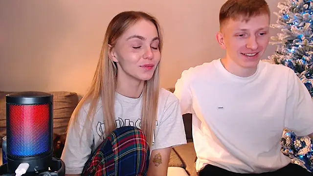 juliaanddima's cam snapshot