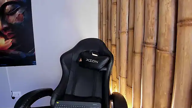 charlotte_mitchell_'s cam snapshot