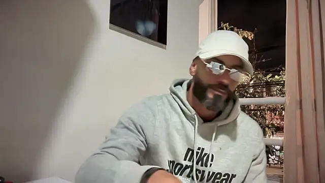 romeolovedark's cam snapshot