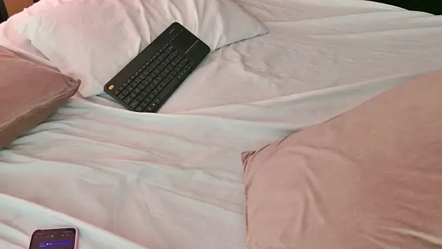 EllaEvanz's cam snapshot