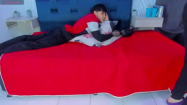 LatinGlow live sex cam