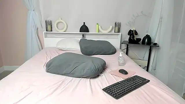 SherlockMax's cam snapshot