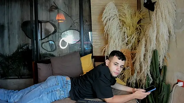 Maxcole_07's cam snapshot