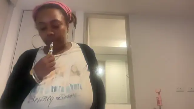 ChocolateCakeQueen's cam snapshot