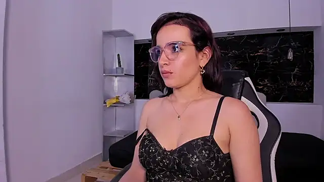 Annyrosee's cam snapshot