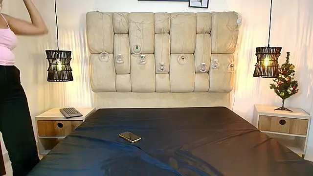 AdharaSmithh's cam snapshot