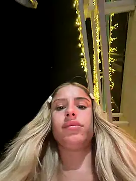 SophieVJ's cam snapshot