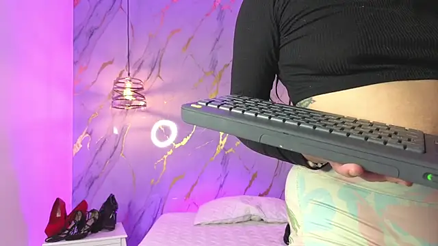 Scaarlettfox's cam snapshot