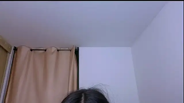 _elenna's cam snapshot