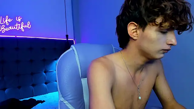 NicolasFerrer18 live sex cam