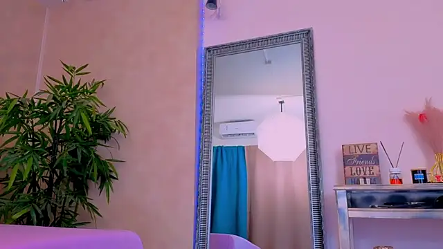 MichelleReys's cam snapshot