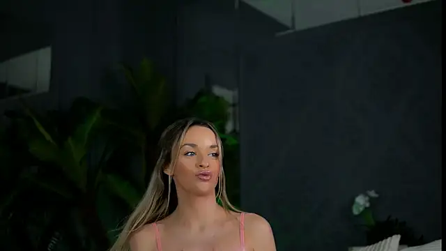 KatieCutieXo's cam snapshot