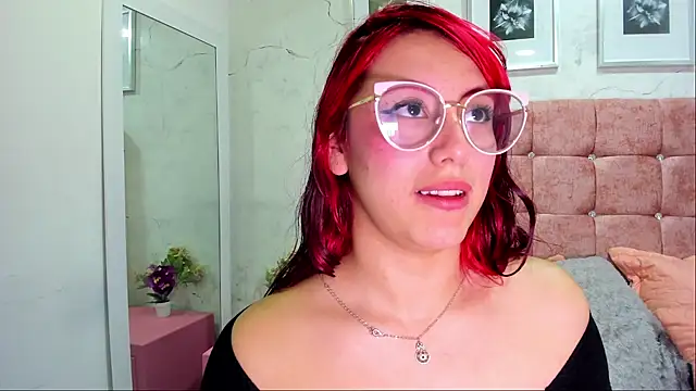 Maddy_Mills's cam snapshot