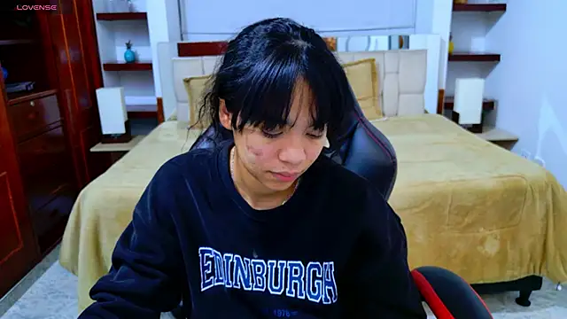 laureentt_'s cam snapshot