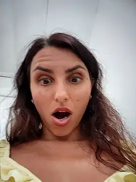 Izabella_Bella live sex cam