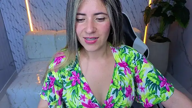 Phoebe_Tx's cam snapshot