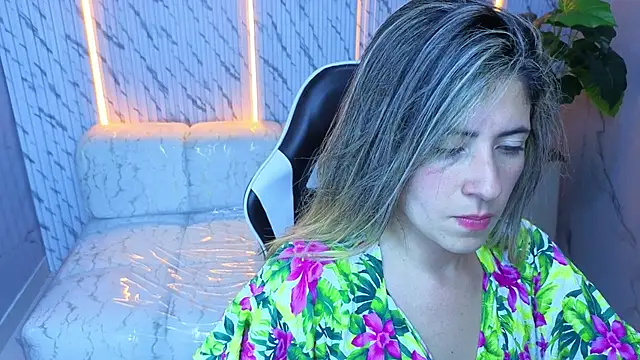 Phoebe_Tx's cam snapshot