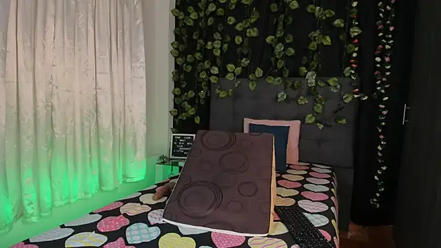 Delilah_85's cam snapshot