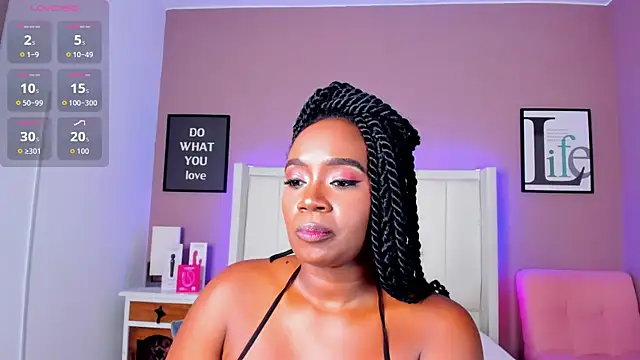 Britanymooree's cam snapshot