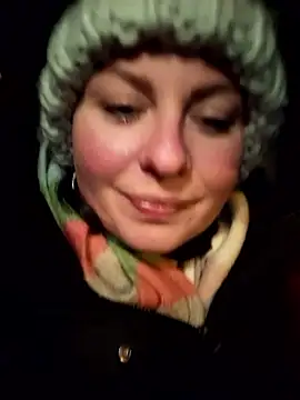 MiraCaramel's cam snapshot