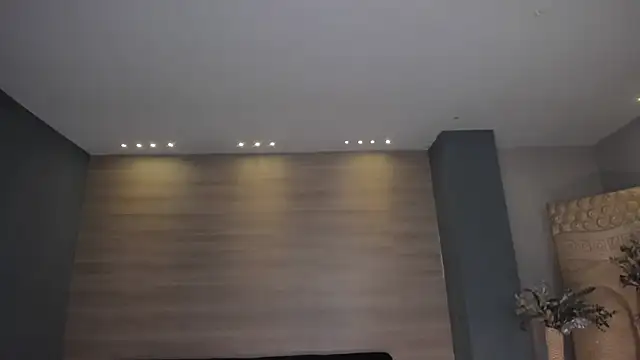 NiaHolland's cam snapshot