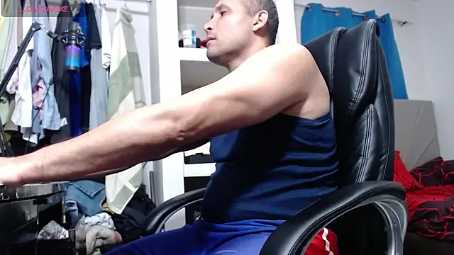 lewislamxxx_hot's cam snapshot