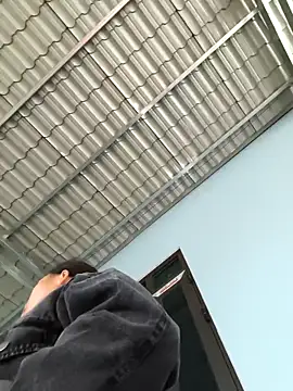 Y-eahi's cam snapshot