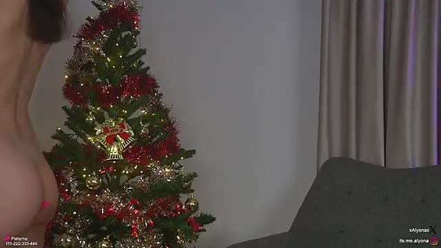 Alyonaqueen_'s cam snapshot