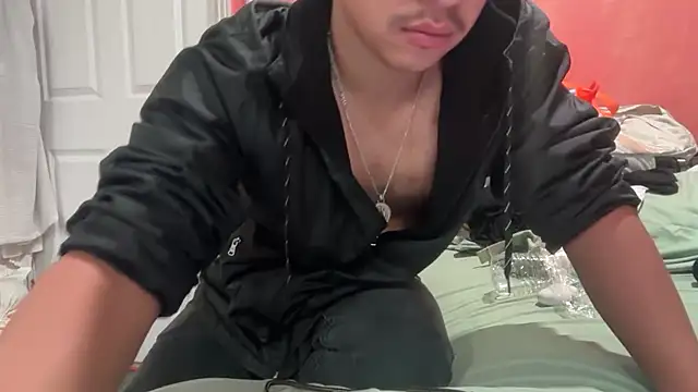 LosAngelesUncutLatino's cam snapshot