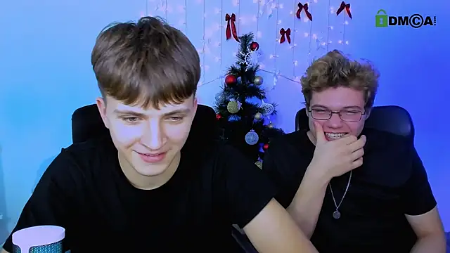 travis_wolf_'s cam snapshot