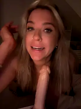 bellabee14's cam snapshot