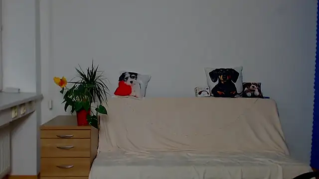 ZeinMiracles live sex cam