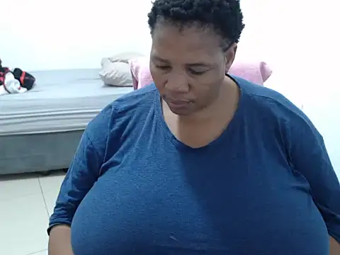 Bustyslave48's cam snapshot