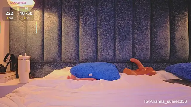 Ariannaa_Suarez1's cam snapshot