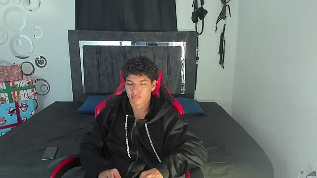 Maximiliano_Khalil live sex cam