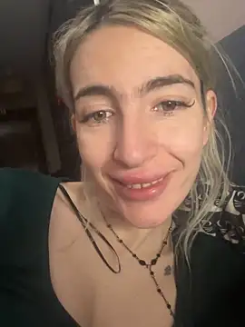 BarbieBlondieGirl's cam snapshot