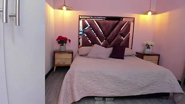 Juliette_Leroyy's cam snapshot