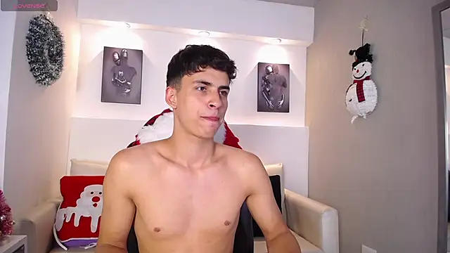 AdrianRinaldi live sex cam