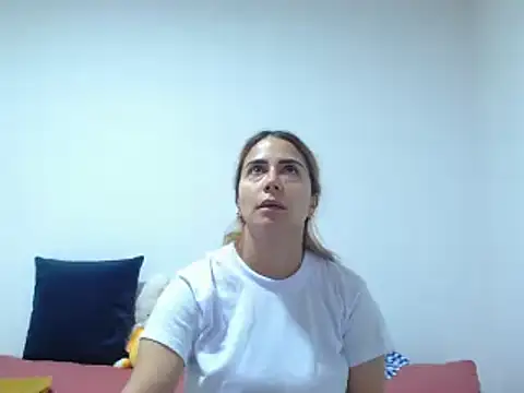 Lunazina's cam snapshot