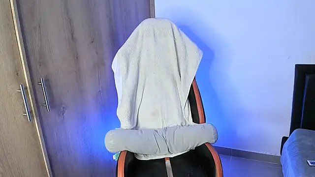 nicolvibes_212's cam snapshot