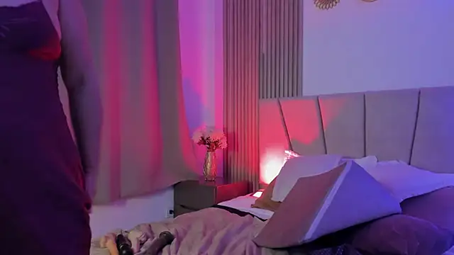 Paula_And's cam snapshot