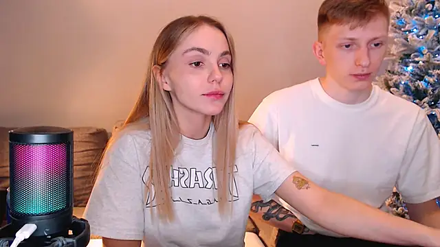 juliaanddima's cam snapshot