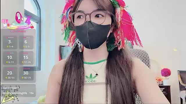 Caryln-Bun live sex cam