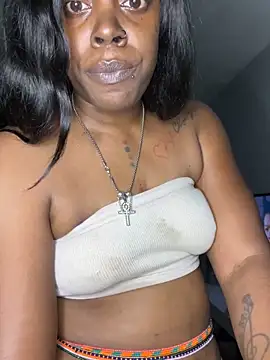 IntrovertedUnicorn live sex cam