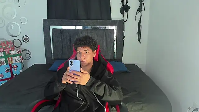 Maximiliano_Khalil live sex cam