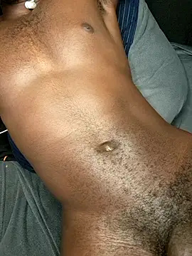 lucavaro001's cam snapshot