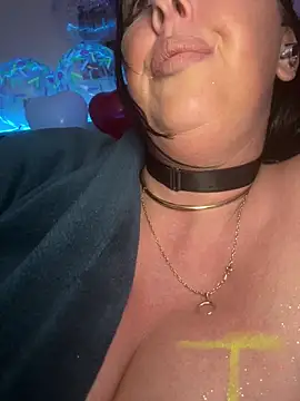 TiffanyRoxx live sex cam