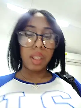 KarlieMoore live sex cam