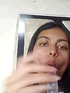 Nezuko-uWux's cam snapshot