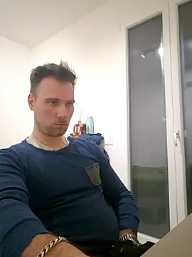 mrlyuis live sex cam